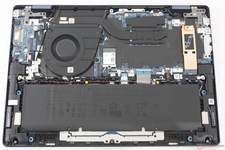 Dell Inspiron 16 Plus 7640 2 en 1 para comparar